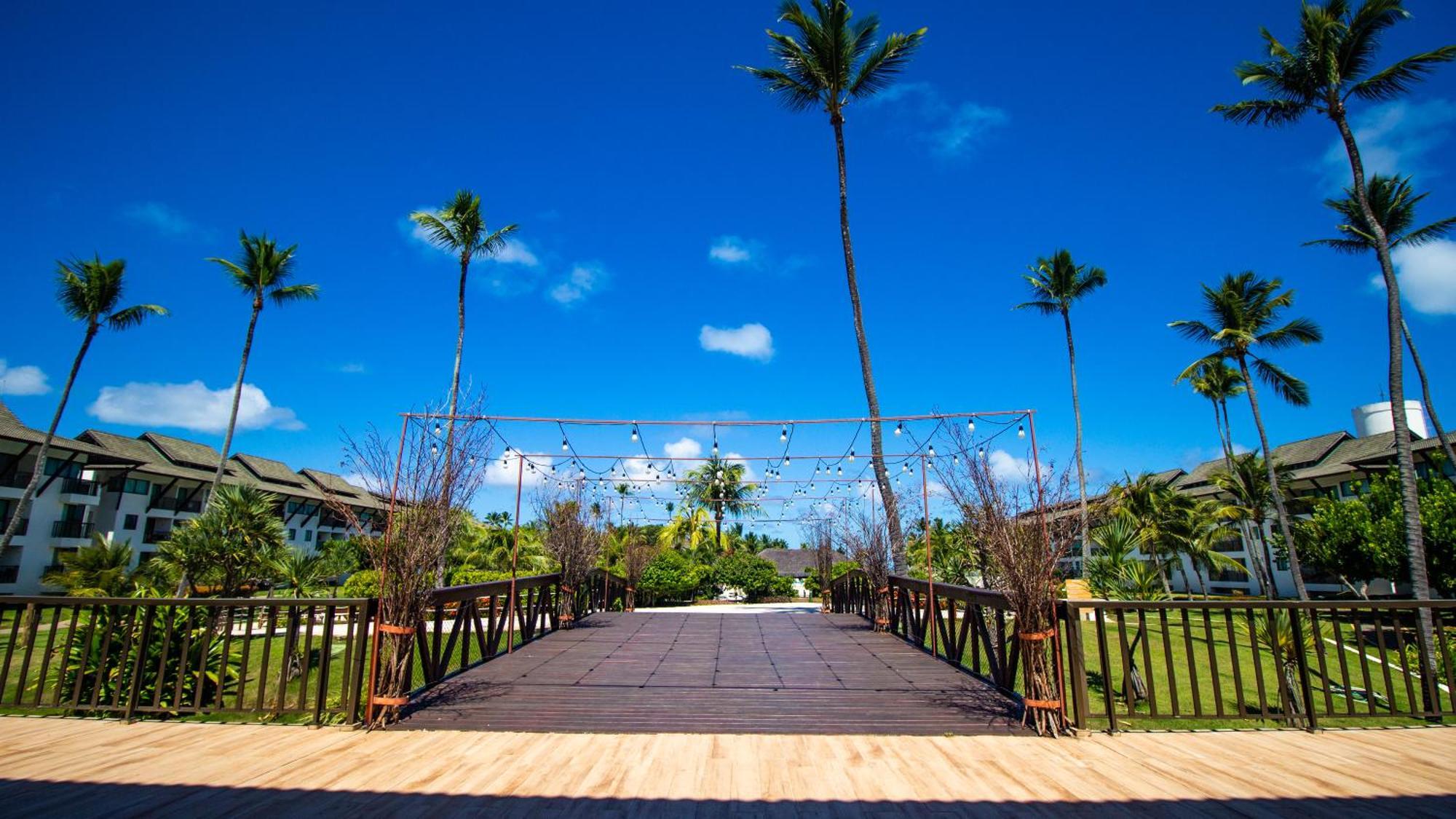 Campo de férias Bangalo Luxo Class Muro Alto *